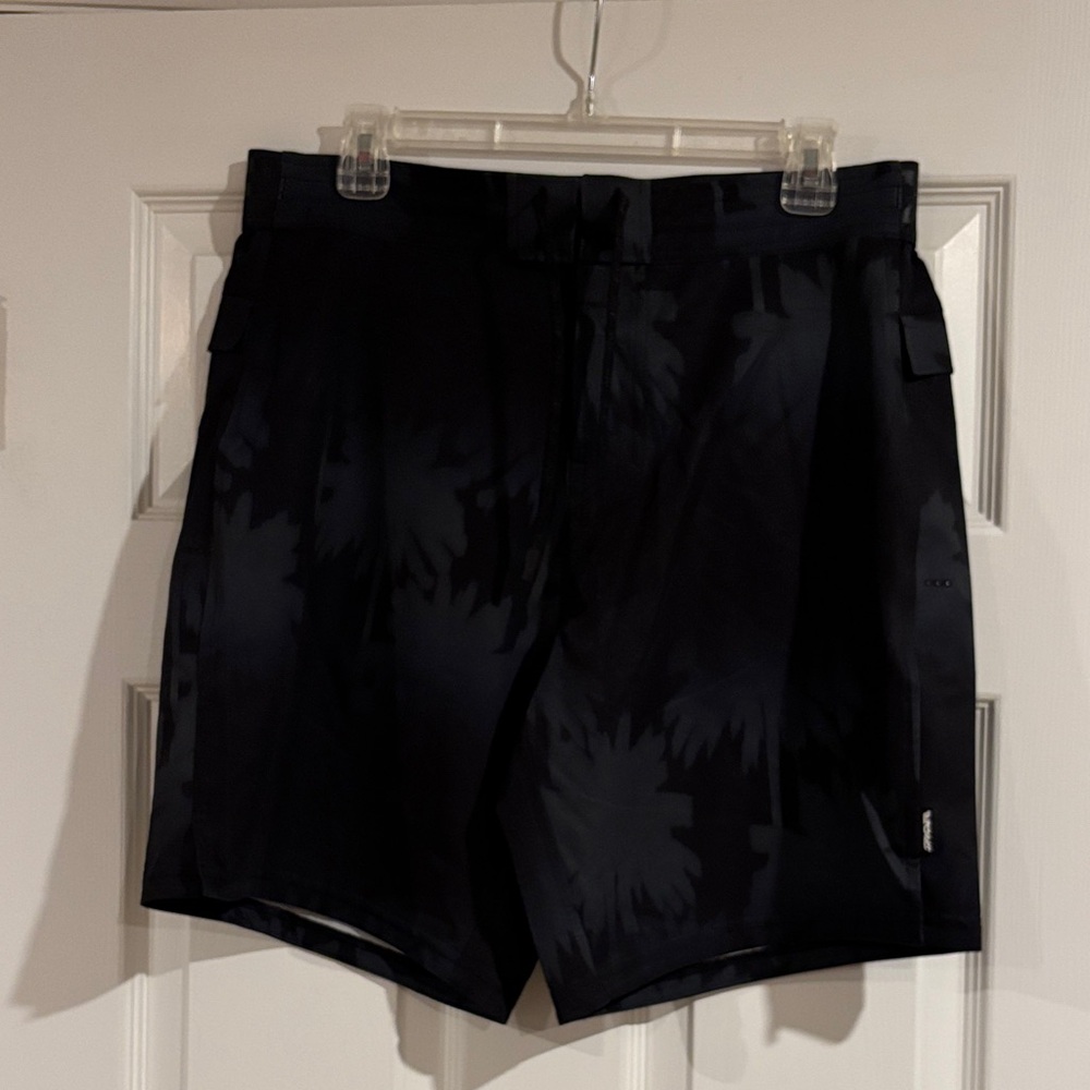 NWOT Spyder Black/Grey Palm Trees Board Shorts Men’s Size 32